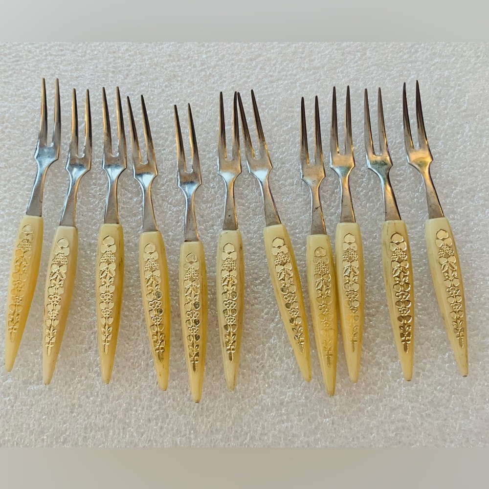 11 Stainless Steel Appetizer Cocktail Mini 4" Forks Plastic Gold Japan MCM Vtg